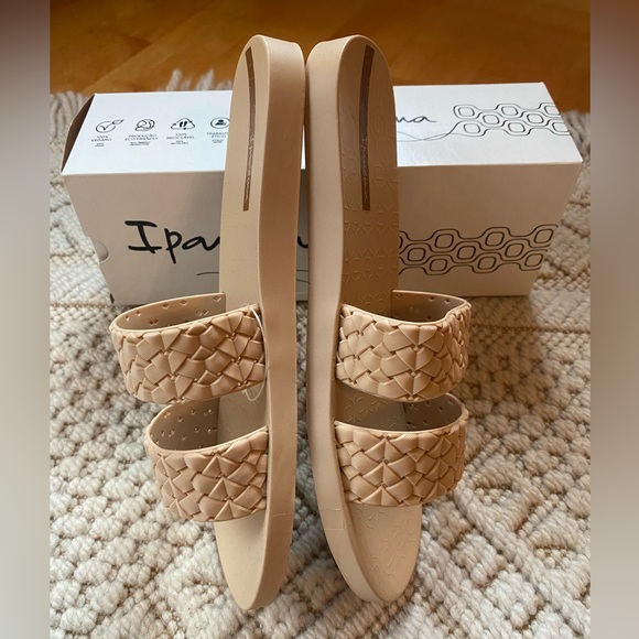 NWT: Ipanema Renda ll Slide Sandals - Picture 4 of 9